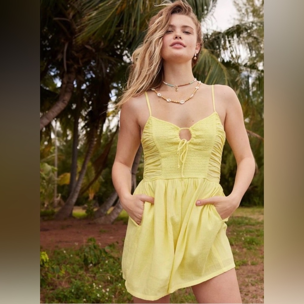 Aerie Yellow Smocked Keyhole Coastal Milkmaid Lemon Yellow Romper size small